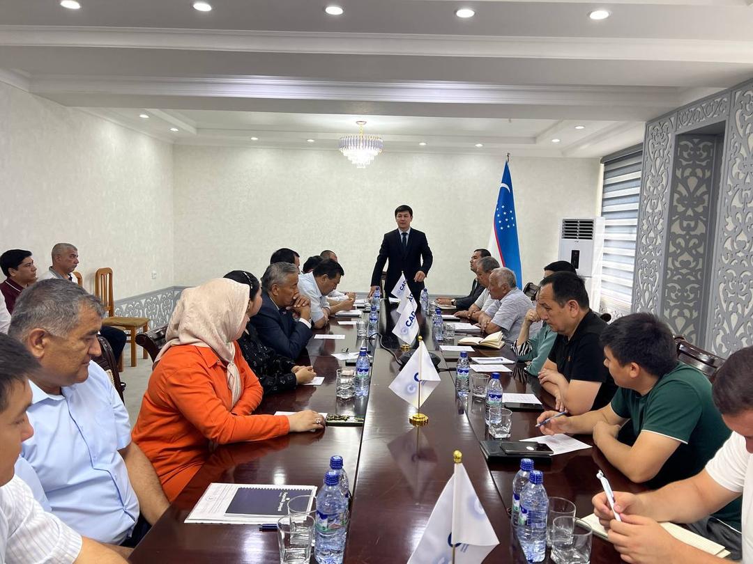 Jizzaxda NNT va siyosiy partiyalar hamkorligiga bagʻishlangan oʻquv-seminar oʻtkazildi