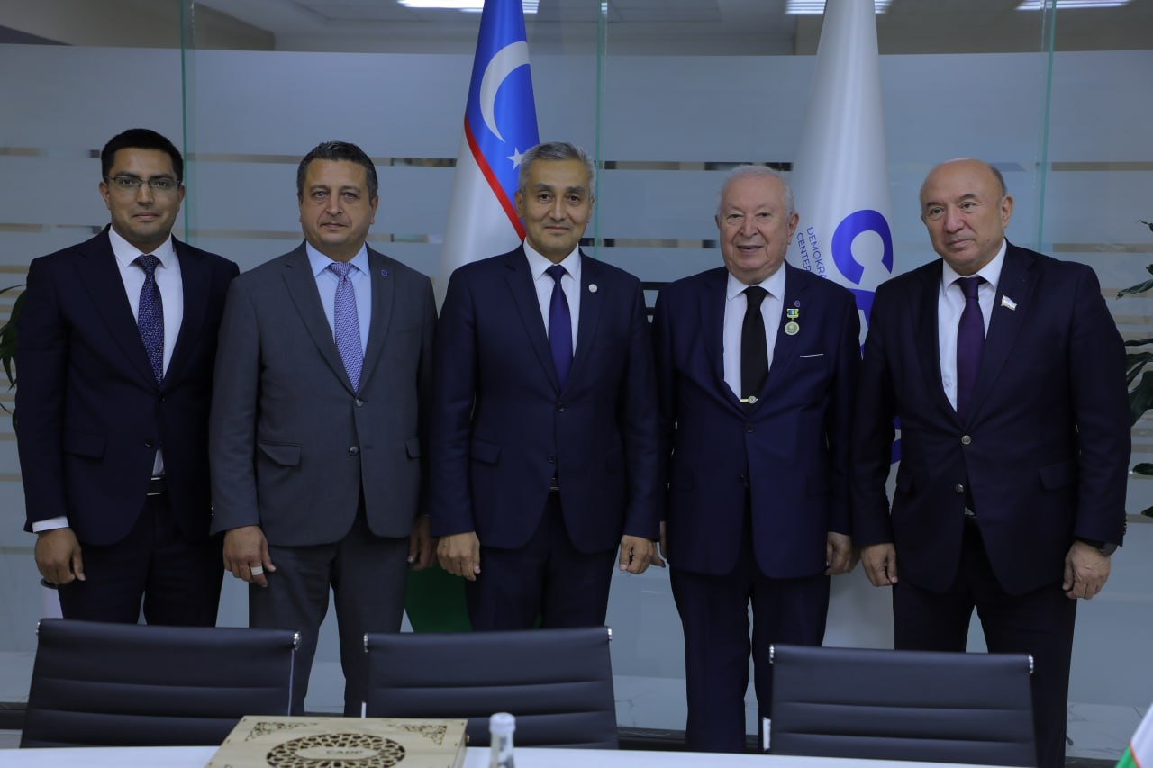 ✅Демократик жараёнларни таҳлил қилиш марказида Туркиянинг "Marmara Group" стратегик ва ижтимоий тадқиқотлар фонди президенти билан ҳам учрашув бўлиб ўтди
