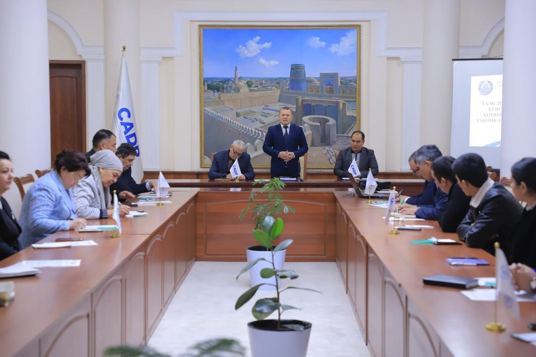 The seminar was organized on the topic "Voprosy sovershenstvovaniya deyatelnosti mestnykh Sovietov narodnykh deputatov i ix sekretariatov".